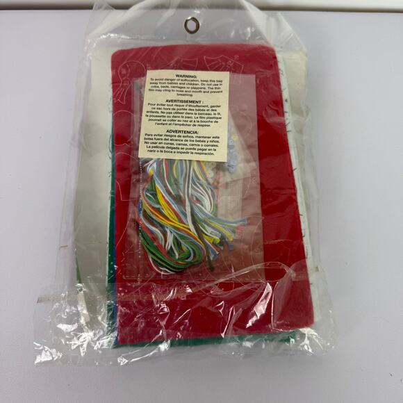 New Plaid Bucilla Felt Christmas Stocking Kit 86441 Fun in The Snow Snowmen 16" - Picture 6 of 6